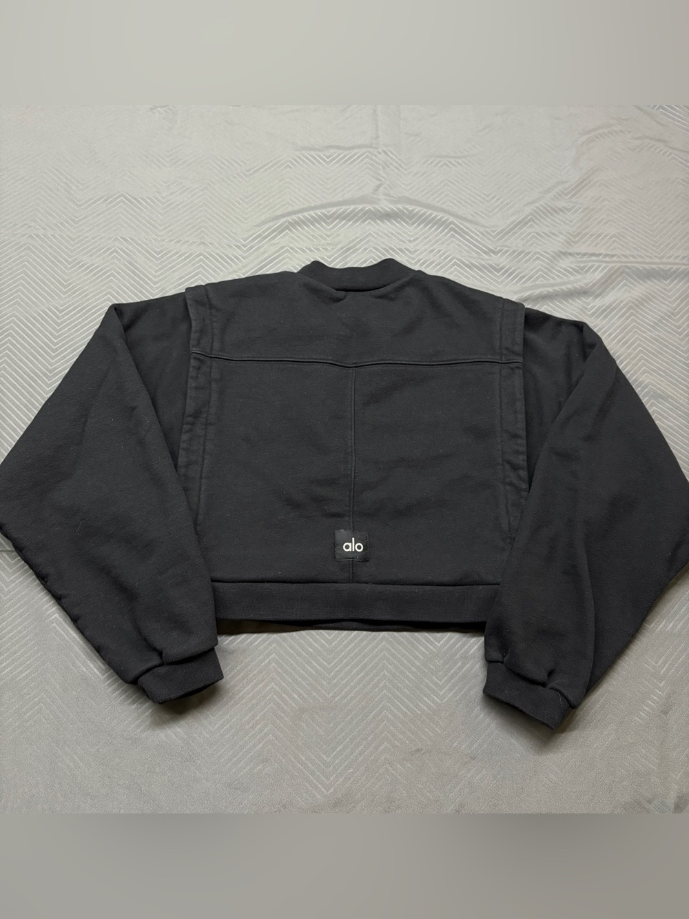 ALO Yoga Women’s Black Pullover Cropped Fresh Coverup Sweatshirt Black Size M - Picture 3 of 6